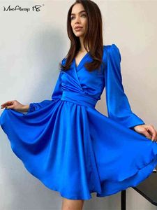 MNealways18 Puff Rleeves Elegancka kobiety Frill Dress Flowing-Up Satynowa sukienka Autumn 2022 Veck-dół Ruched Split Strażnik Office Lady T220819