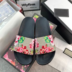 Projektantki mężczyzn Sandały Sandały Tiger Wąż Slajd Slajd Summer Wide Flat Slipper Rozmiar 35-48