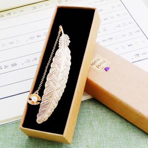 Brass Bookmark Graduation Favor Wed Party Guest Birthday Kids Women Gift With Box Sets Students Metal Feather Pearl Com Chain Golden Sn6745