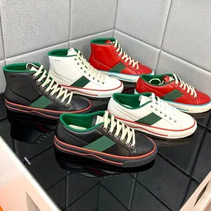 Leather Tennis 1977 Low Tops Sneaker Casual Shoes Green and Red Web For Man Woman Black White Navy Canvas Sneakers Mens Platform Ace Trainer 01
