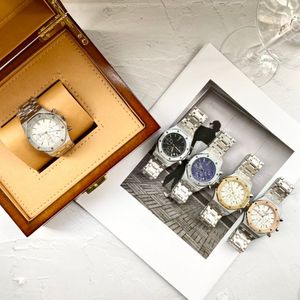 AAA İzler Ünlü Klasik Tasarımcı Masa Saati Lüks Moda 45mm Altın Dial Dial Quartz Saat Toptan