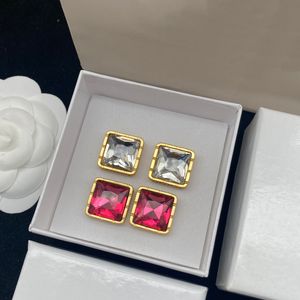 Designer Orecchini Ear Stud Designers Marca 18K Placcato oro Geometria Lettere Moda Donna Orecchini di cristallo Accessori per gioielli No Box