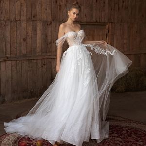 فستان الزفاف A-Line Classic Lace Sleeveless Sweethearted عاريات من الكتف الزخارف حبات الترتر بالإضافة إلى حجم ثياب العسول الدانتيل الحجم