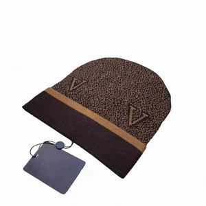 Fashin Designer Beanie Men Baseball Sport Botton Kopite Skull Caps Dopasowane klasyczne trójkąt list z nadrukiem WO Bonnet