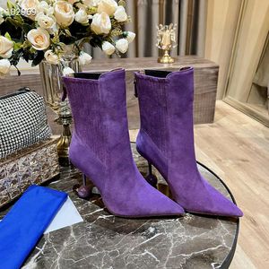 Suede Short Boot Boot Metal Women's Shoes الكلاسيكية كعب رفيع 9 سم مصمم جلدي للأزياء الماس نساء كبير 35-42