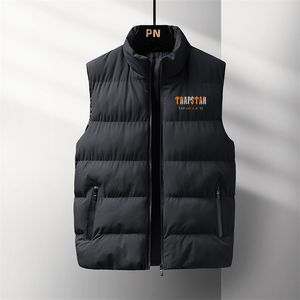 メンズベストプリント TRAPSTAR パッド入りジャケット男性秋と冬暖かい防風ショートパッド入りジャケットマンダリンカラー大 220826