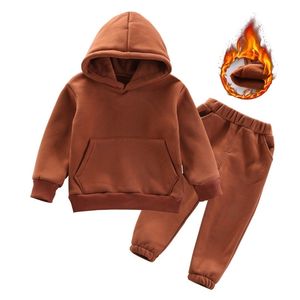 Roupas Conjuntos de inverno crianças teram esporte de cor sólida infantil infantil esportes longsleeeved calças com capuz 2pcsset suéter de menino 220827