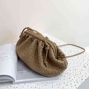 Borsa in tessuto nuvola con clip a bocca singola spalla personalizzata da donna di grande capacità in morbida pelle Trend Menger