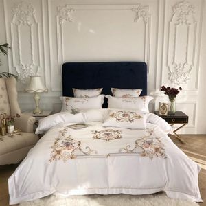 King Queen Size Comforter Cover Flat Fanted Bed Sheet Set Grey White Chic Embroidery 4st Luxury Faux Silk Cotton Bedding Set 201119249T