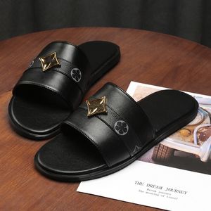 Slippers Men Personalidade Metal Summer Classic One Word Open Toe Decoration Lightweight Fashion Casual AD021