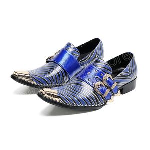 Sapatos masculinos pontudos de ferro de p￩ artesanal para homens vestidos sapatos de couro azul/ouro festa comercial e sapatos de casamento para homens