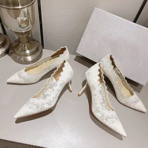 Sapatos de vestido de gabarito de gabinetes de gabinetes de verão sandálias lindas designer de moda HAULS HELSS