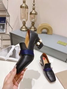 Designer lyxiga klänning skor mellanklack chunky pump äkta läder signatur web strip kvinna mode sko loafers mocassins fritidsskor storlek 35-41 Double G horsebit