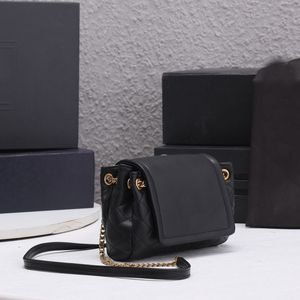 22SS Classic Designer Brand Evening Bag Small Square Bag Woman Banket Party Sheepskin Diamond 18cm Chain Lady Clutch 2034 Kvalitetsväskor