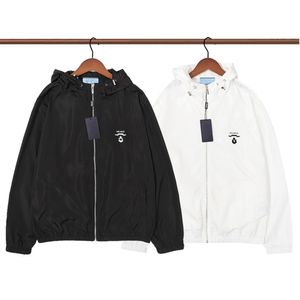 Mens Windbreaker Thin Jacketrockar med bokstäver inverterade triangel män kvinnor vattentät kappa vårens höstkläder jackor ytterkläder