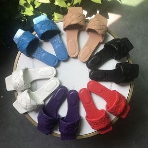 2023 Designer Slides Mulheres Chinelos Square Toe Flat Open Toe Flip Flops Bottegeas Sandália Sólida Cor Xadrez Decoração Preto / Vermelho / Amarelo / Verde / Rosa Personalizado Bem-vindo