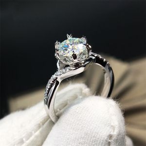 Pierścionki ślubne Trendy 14K biały złoto pierścień 1ct 2ct 3ct romantyczny pierścień romantyczny Diamond Flower Kształt rocznicowy Pierścień dla kobiet 220829