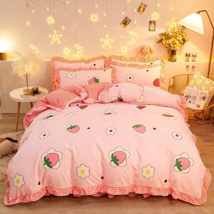 Kawaii Pink Strawberry Pedding Set na domowy bliźniacki pełny rozmiar stokrotka spódnica śliczna podwójna kołdra kołdry zestaw okładki