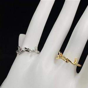 Band Rings Vintage Letter Mönster Designer Ring Open Rings Par For Women Lady Party Wedding Lovers Gift Engagement Smycken