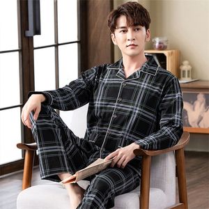 Mäns Sleepwear Spring Autumn 100 Bomullspyjamasuppsättningar för män Plaid kostym Casual Home Clothes Pijamas Hombre Loungewear Plus Size 4XL 220830