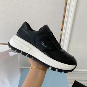 2022 Designer Women Platform Shoes White Black Leather Thick Bottom Big Platform Sneakers Saw Outrula äkta rund plattform Utomhussport Sneaker Trainers No408