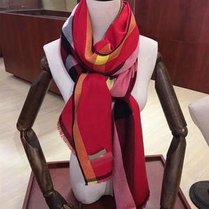Designer Luxusschalfarbe mit Frauen Schal Mode Design Material Temperament Vielseitig Valentinstag Geschenk Hochwertige Schals elegant gut gut