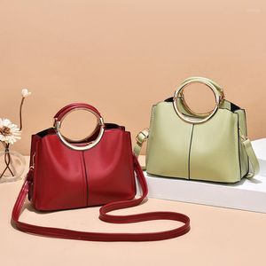 Kvällspåsar Ciker 2022 Summer Urban Simple Bagage Leather Goods Solid Color Hucket Bag PU Retro Ladies Messenger Kvinna