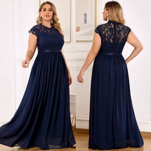 Marineblaue Spitze Plus Size Brautjungfer Kleider bloße Juwel Neck Country Maid of Ehrenkleid Eine Linie bodenlange Chiffon Abendkleider 407