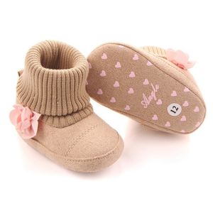 新生児の幼児スーパーウォームアップフラワーブーツ冬の靴コットキャリッジベイビーファーストウォーカー3ペア卸売