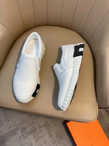 Perfect f/w22 scarpe da sneaker da sneaker uomini luce in maglia in pelle scamosciata di capra sport fabricali tecnici trainer all'ingrosso leggero EU38-46