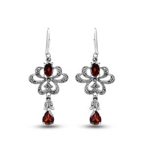 Eleganta kvinnor dinglar S925 Sterling Silver Blomma￶rh￤ngen f￶r damer Inlagd Red Garnet Fashion Jewelry Wedding Party Birthday Present