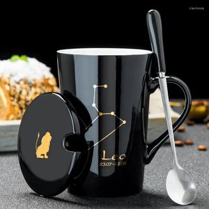 Muggar mlConstellation Creative Ceramic Par Mugg med sked täcker svart guld porslin stjärnmjölk kaffekopp