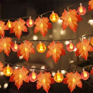 Altri articoli per feste per eventi USB Luci a LED a batteria Foglie di acero Ghirlanda di zucca per Natale Decorazione String Light Festive Halloween fai da te 220829