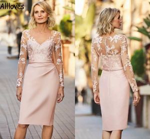 Vestidos de mãe curta e rosa elegante para casamento com ilusão de mangas compridas renda de renda v vestidos de festa formal de pescoço cetim da bainha do joelho Mulheres vestido de baile de formatura cl1039