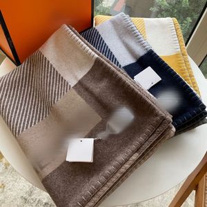 Cobertores de arremesso de design de l￣ Real Sinaliza￧￣o de cashmere espessa padr￣o cl￡ssico padr￣o com logotipo tamanho grande para quatro esta￧￵es
