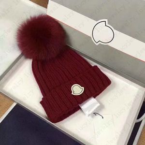 Beanie Skull Caps Chapéu de Malha Designer para Homem Mulher Chapéus de Inverno 6 Cores Top Quality0147258
