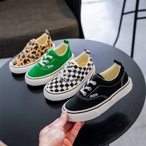 First Walkers Children Spring Low-Top Canvas Shoes Baby Ristergartn One-Step Soft Girls and Boys Fashion Leopard Print Sneakers 220830