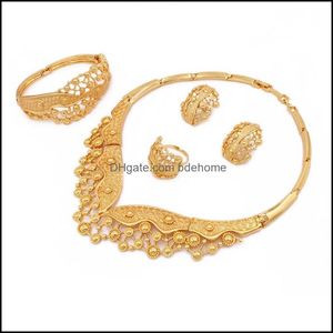 Impostazioni di gioielli Set di gioielli di lusso per le donne Dubai Matrimonio Collana color oro Orecchini Bracciale Anello Nuziale Indiano Nigeria Africano Dhxr7