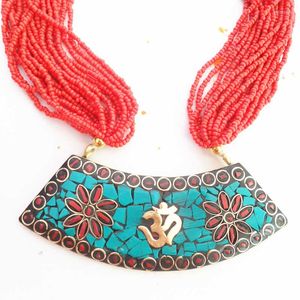 Ketten TNL600 Nepal Große Vintage Anhänger Rote Mini Perlen Halskette Tribal Mode Großhandel Tibetischer Schmuck Handgemacht