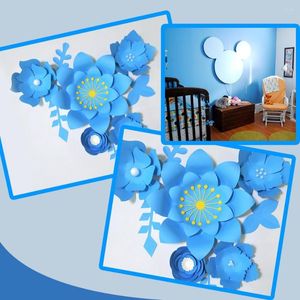Dekoracyjne kwiaty ręcznie robione niebieskie łatwe wykonane liście papieru do majsterkowicz