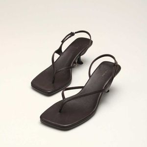 The Row Shoes French Word with Sandals Leather Toe Clip Clip Square Histen Heel Back Empty 2022 Summer Middle Heel