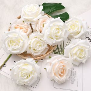 Decorazioni natalizie 8cm9cm Silky Touch Artificiale White Rose Silk Flower Heads Decorazione di nozze fai da te Scrapbooking Craft Fiori finti 221201