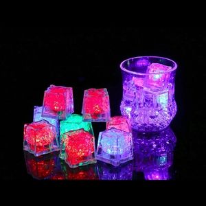 Decorazioni natalizie 6Pcs Decorazioni per la casa LED luminosi Cubetti di ghiaccio Incandescente Party Flash Neon Accessori per festival di Halloween Decorazioni natalizie per feste 221201