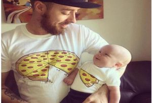 Roupas populares para a família Mother Fidros Filhos fofos de pizza de pizza curta Camise