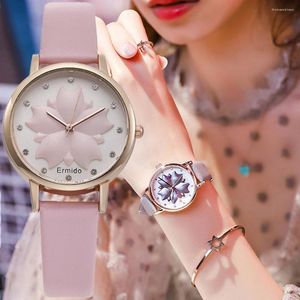 Wristwatches Classic Women Watch Red Maple Dial Thin Strap Simple Fashion Women's Casual Quartz Elegant Female