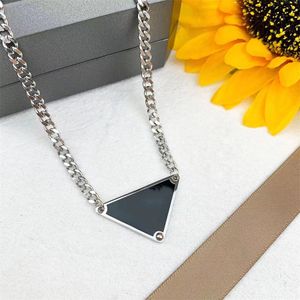 Hip Hop Jewelry Heart Gold Necklace Stainless Steel Golden Plated Chains for Men Women Black White Triangle Pendants Fashion Engagement