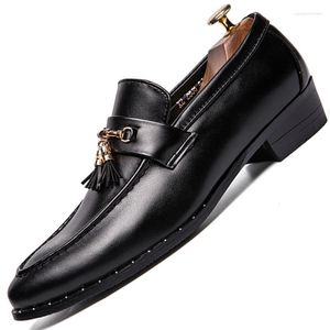 Kl￤dskor aff￤rsm￤n formell svart eur storlek 38-46 Alla ￥rstider spetsiga m￤n manliga l￤der br￶llopsfest loafers browndress