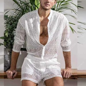 2023 Tracki Summer Men Dwuczęściowe garnitury seksowne zobaczenie przez koronkowe stroje plażowe moda na zwykły wzór druku