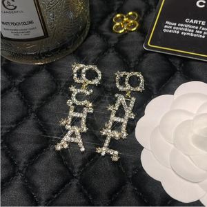 Fashion Letter Full Diamond Earrings Exquisite Charm Design Senior Earrings Luxury Designer Jewelry Accessories Young Art Style Classic Romantic Gift A852