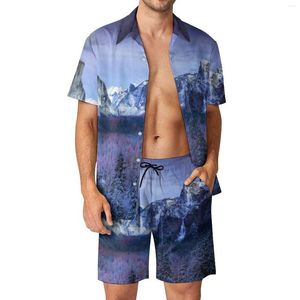 Tute da uomo Violet Mountain Beach Set da uomo con stampa di nuvole Set di camicie casual Pantaloncini estivi Abito alla moda in 2 pezzi di grandi dimensioni